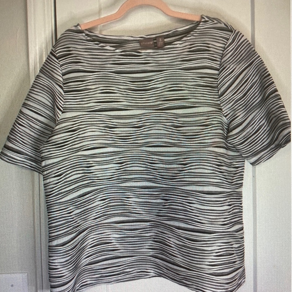 Chico's Black & White Wavy Stripe Short Sleeve Top